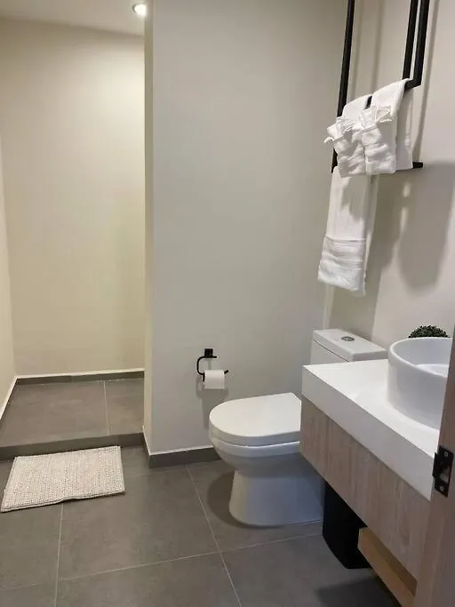 Apartment Stylish Condo, 2Bdr, Steps To 5Th Ave, Close To Beach! Playa del Carmen Mexico