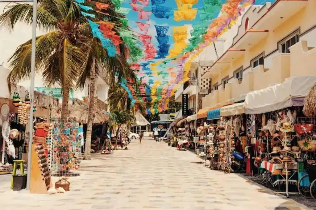 Stylish Condo, 2Bdr, Steps To 5Th Ave, Close To Beach! Playa del Carmen 0*,