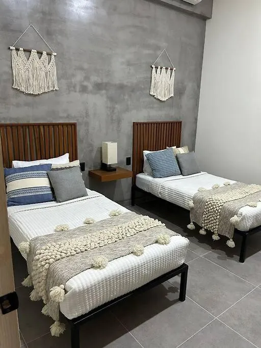 Stylish Condo, 2Bdr, Steps To 5Th Ave, Close To Beach! Playa del Carmen