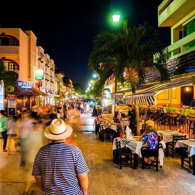 Apartment Stylish Condo, 2Bdr, Steps To 5Th Ave, Close To Beach! Playa del Carmen